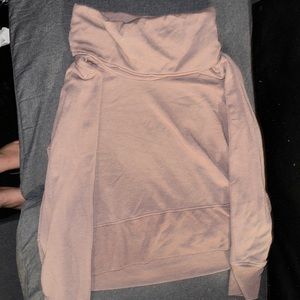 Turtle neck light brown flowy top work out